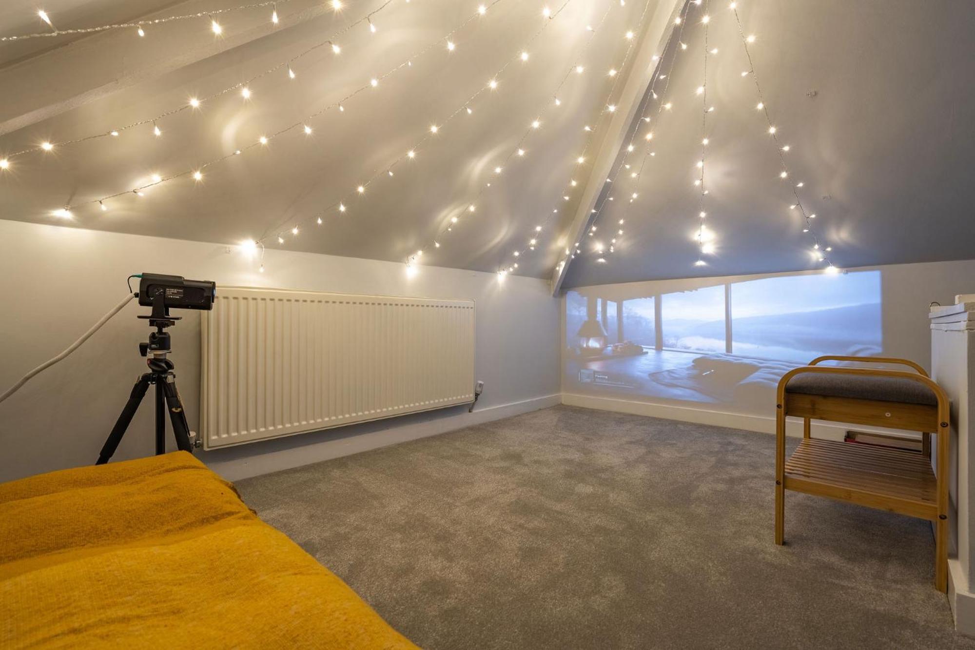 Nature Inspired Bungalow With 3 Rooms - 10 Mins From Manchester Airport Timperley Экстерьер фото